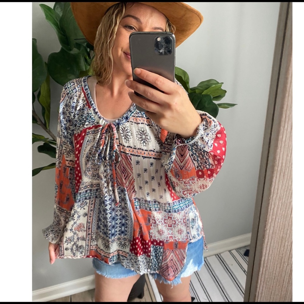 New✨ Printed long sleeve top - Picture 3 of 10